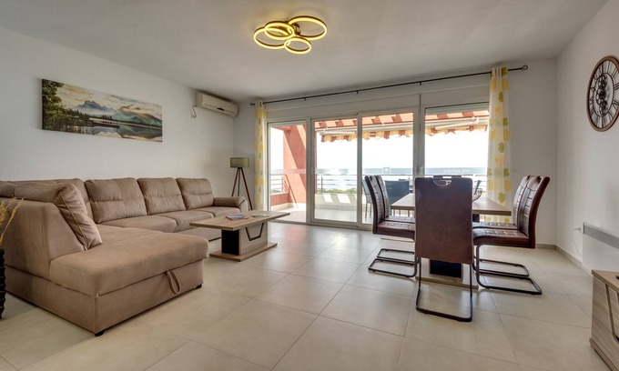 Utjeha Apartment | Ferienwohnung/app. für 6 Gäste mit 112m² in Utjeha