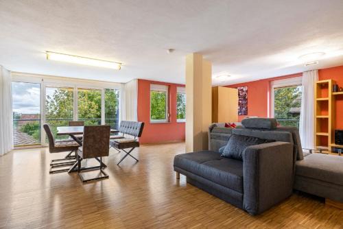 Oschelbronn Apartment | Ferienwohnung Gäufelden 120 Qm