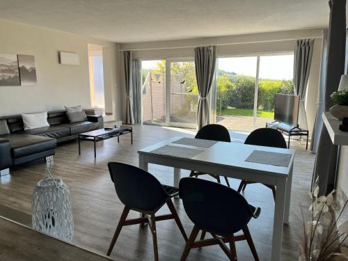 Hartenfels Apartment | Ferienwohnung-mit-grosser-Terrasse-und-Garten-fuer-Geniesser