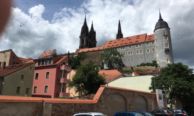 Meissen Apartment | Ferienwohnung Mittendrin -Balkon-