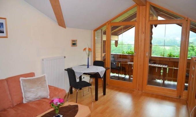 Bischofswiesen Apartment | Ferienwohnung Nr. 3 für 1-2 Personen, ca 30 m², Wohnschlafraum mit Kochnische, Balkon
