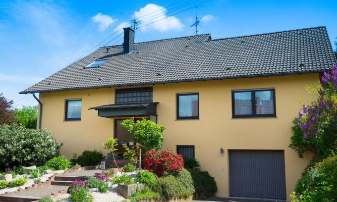 Schmißberg Apartment | Ferienwohnung Storchennest