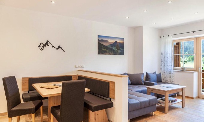 Farchant Apartment | Ferienwohnung Vrenal