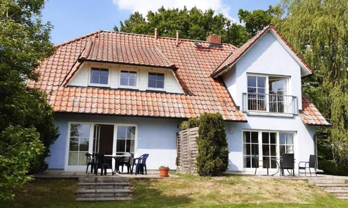 Lonvitz Apartment | Ferienwohnungen Blaues Haus, Putbus