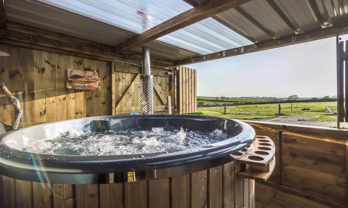 Tiers Cross House | Fern Cottage - Luxurious 1 Bedroom - Blossom Farm