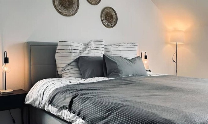 Bad Bentheim Apartment | FeWo Burgblick - Sun terrace & castle view