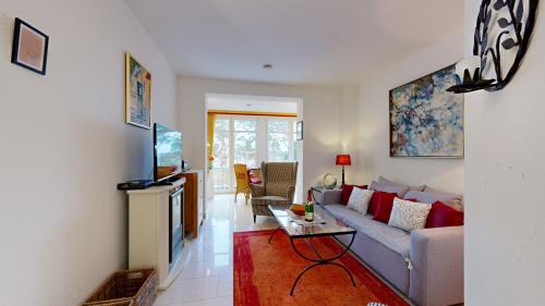 Binz Apartment | FeWo direkt am Strand mit Südbalkon, Villa Freia 13, Binz