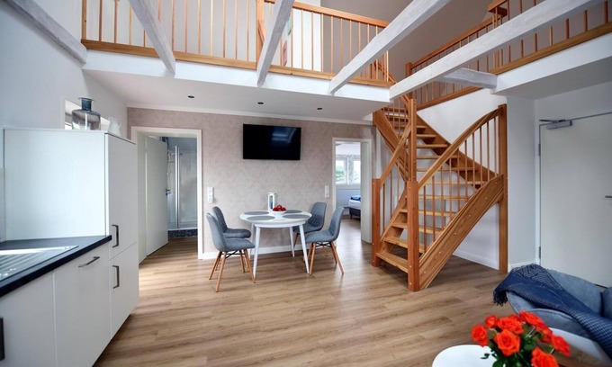 Toenning Apartment | FeWo Solskin - Over the roofs of Tönnings