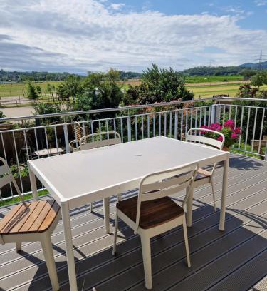 Riegel am Kaiserstuhl Apartment | FeWo1 neuwertige, große 110qm FeWo über zwei Etagen mit Balkon im Außenbereich