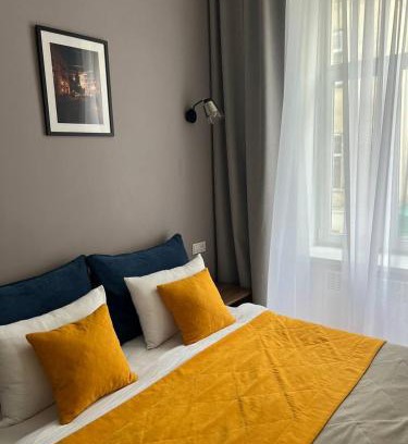 Lviv City Center Apartment | Fiesta Apartment on Franka 2BR-6P