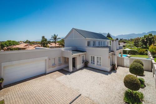 George House | Fifty1 on Long on Kingswood Golf Estate