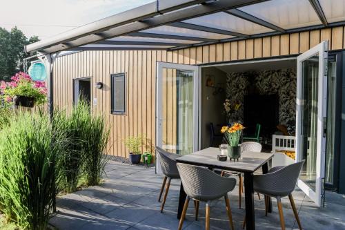 Heinkenszand House | Fijn chalet vlakbij Zeeuwse kust, op familiepark VP047