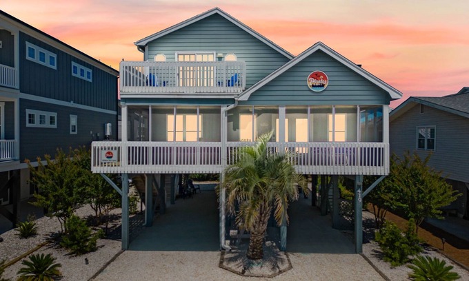 Sunset Beach House | Filmed for HGTV! 5 STARS! Updated, contemporary, relaxing, refreshed & clean.