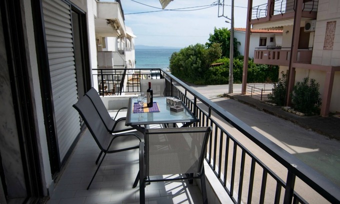 Nea Potidaia Apartment | Filrose Sea View Apartment by RentalsPro
