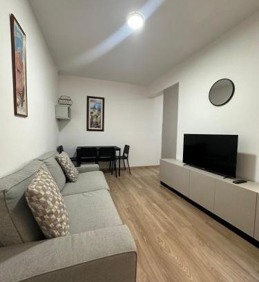 Larnaca City Centre Apartment | Finikoudes Central Apartment