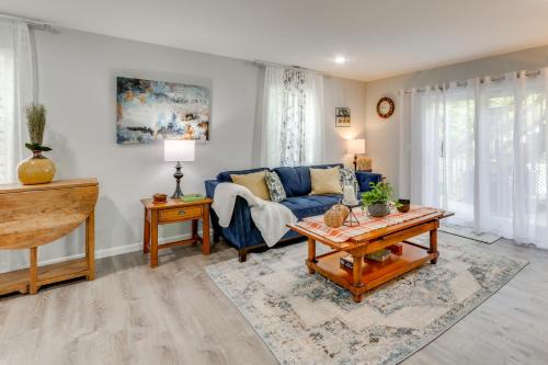 West Haven Apartment | Fire Pit and Yard West Haven Apt, 5 Mi to Yale!