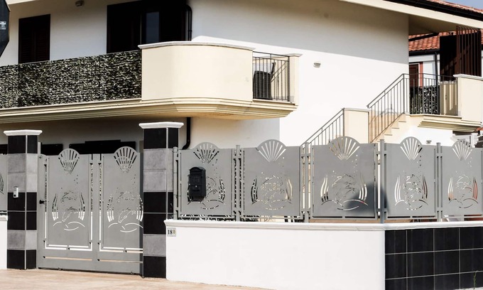 Marina di Montenero Apartment | First floor apartment with private pool near beach