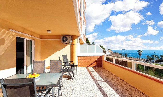 Villajoyosa Apartment | FIRST LINE, LARGE TERRACE, WONDERFUL VIEWS, HIGH STANDING:free wi-fi and P