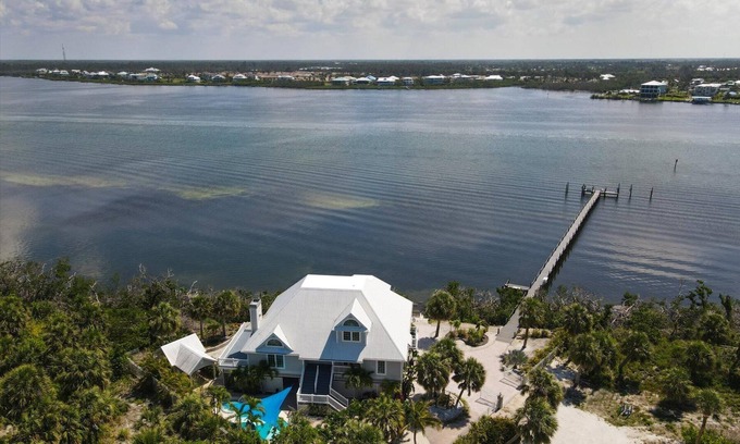 Palm Island House | Fish, kayak and jet ski right from the property