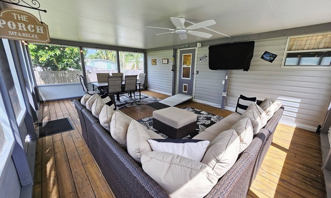 Taylor Creek House | FISHERMAN'S HIDEAWAY! Waterfront home on canal in Okeechobee!