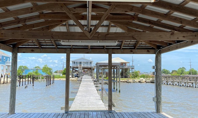 Slidell House | Fishing and crabbing directly on Lake Pontchartrain from pier w/covered landing