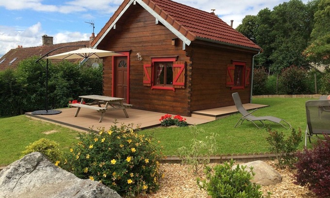 Jouillat Ski Chalet | Fishing cottage in hollow with private pond