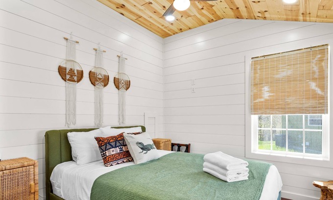 Williamstown Cabin | Five Neighboring Cabins at Eden Reserve