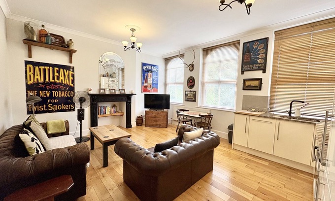 Shoscombe Apartment | Flat 1, Waterloo Apartments