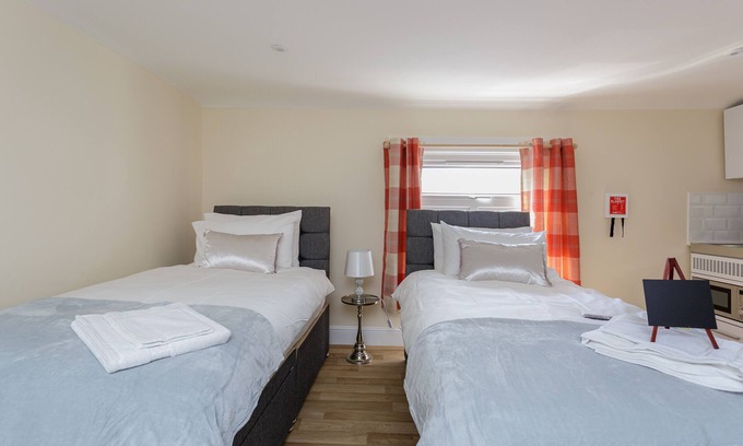 Southampton City Centre Apartment | Flat 4 - Luxury St Mary Apartments