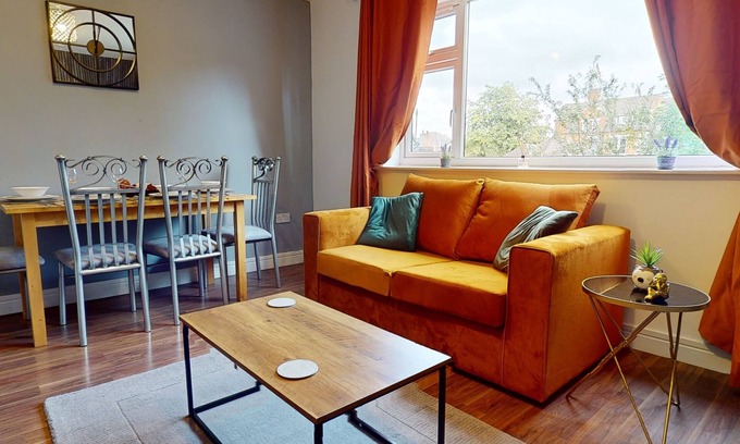 Hinckley Apartment | Flat 9 Stylish 2Bed 1st Floor | Business | Parking | WIFI