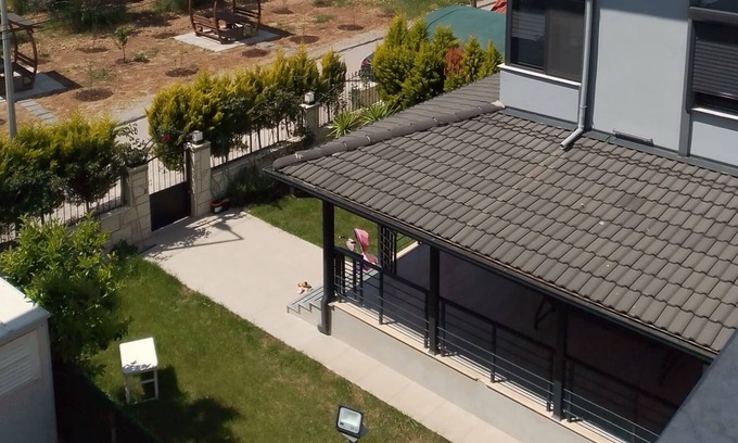 Cumhuriyet Apartment | Flat Close to Sea with Balcony in Seferihisar