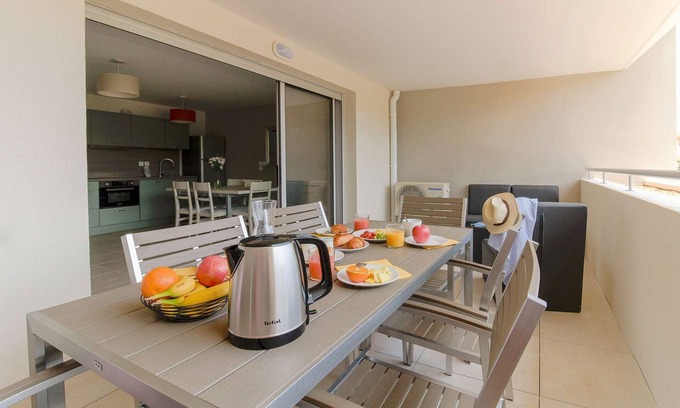 La Faviere Apartment | Flat for 6 people - Pool and Parking included