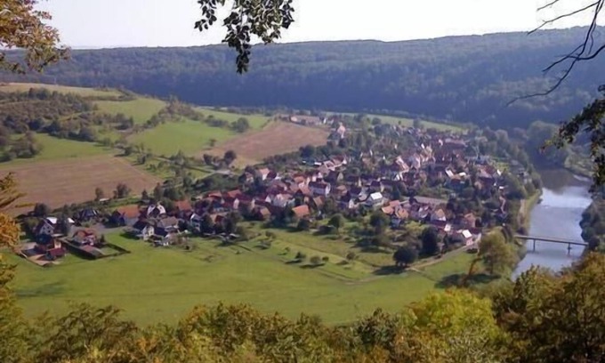 Frankenroda Apartment | Flat in Creuzburg with terrace and garden