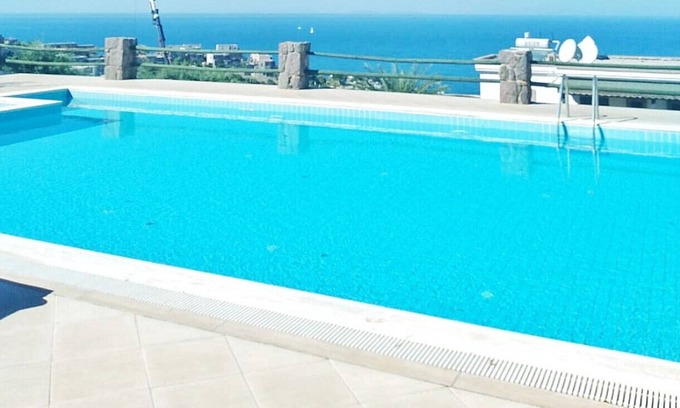 Gundogan Apartment | Flat in Yalikavak with Sea View and Shared Pool