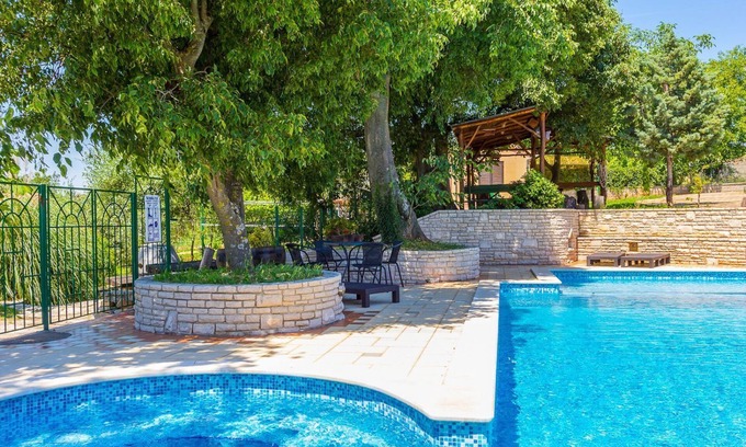 Valtura Apartment | Flat with large pool, observatory, volleyball court and table tenis