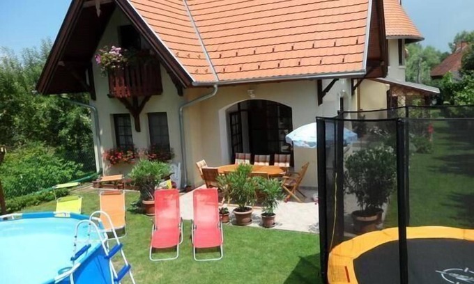 Balatonfoldvar Apartment | Flat with private pool