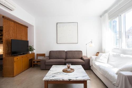 L'Antiga Esquerra de l'Eixample Apartment | Flateli Rossello 134
