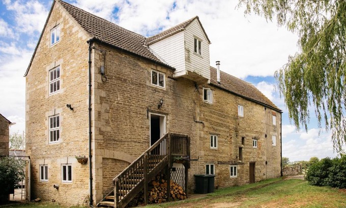 Thurlby House | Fletland Mill and Holiday Hamlet - 18th century watermill, in stunning location near Stamford