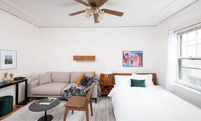 Milwaukee Apartment | Flexhome Economy Studio Apartment B3