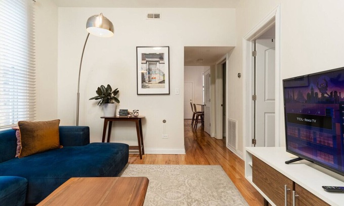 Wicker Park Apartment | Flexhome Wicker Park 2BR DV3