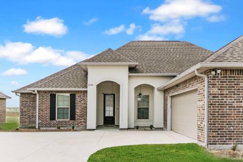 Lake Charles House | Flexible Stays Clean & Comfy Ideal For Worker