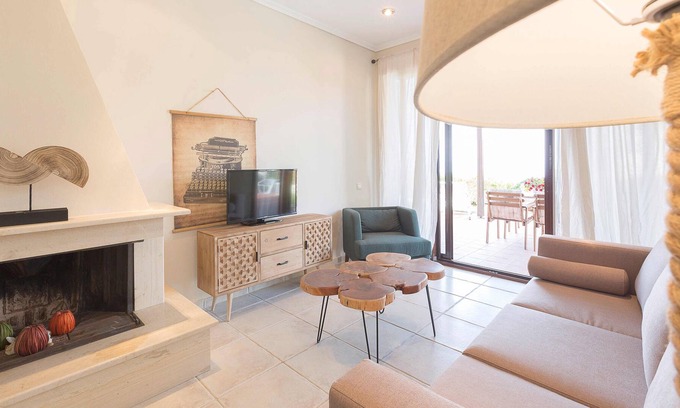 Afytos House | #FLH - Quartz Villa - Afitos Hidden Gems