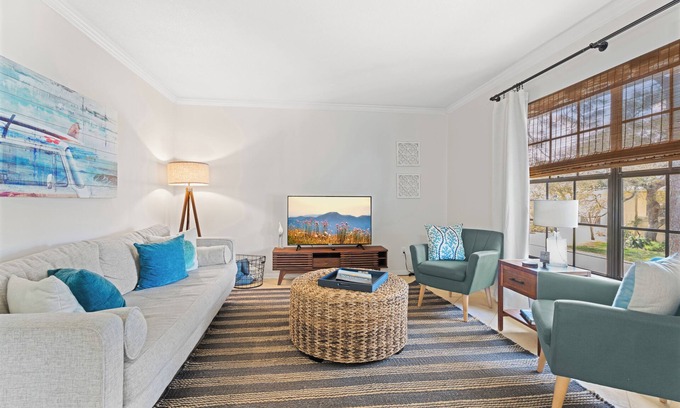 St. Augustine Beach Condo | Flip-flop Retreat - 2 bedroom coastal condo a 5 min walk to the beach