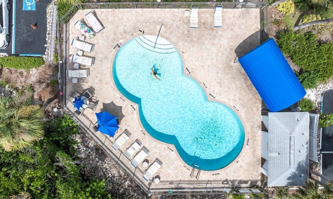 Holmes Beach House | Flip Floppin' at Sandy Pointe by Coastal Chic Vacations