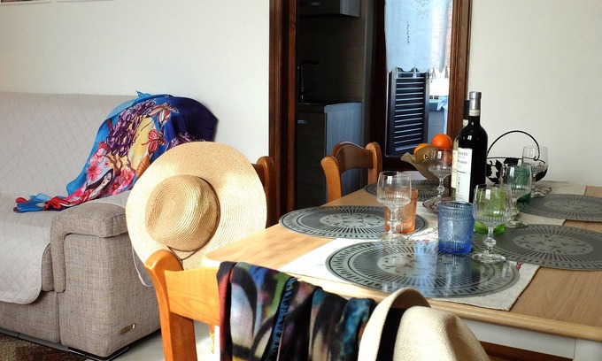 Lido di Camaiore Apartment | Flo's House small bright independent apartment 5 min. from the sea.