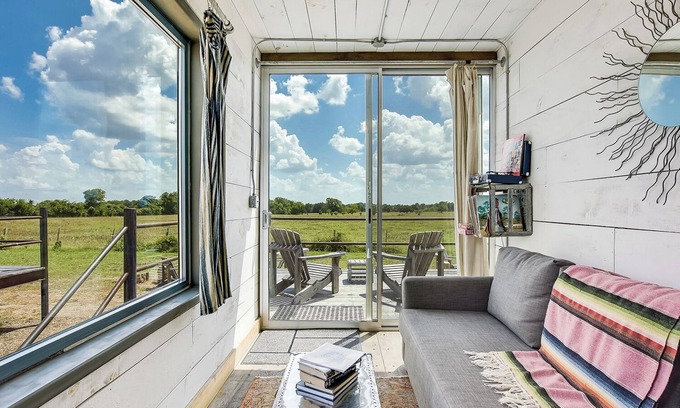 Round Top House | Flophouze Shipping Container Hotel - Houze 2