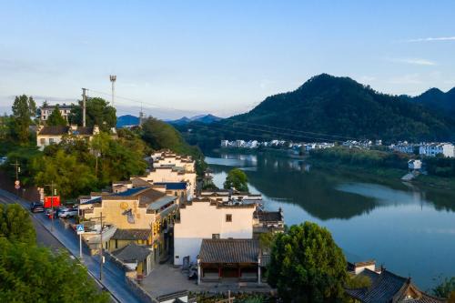 Huangshan House | Floral Hotel Shexian Taibaiju B&B Huizhou Ancient City Branch