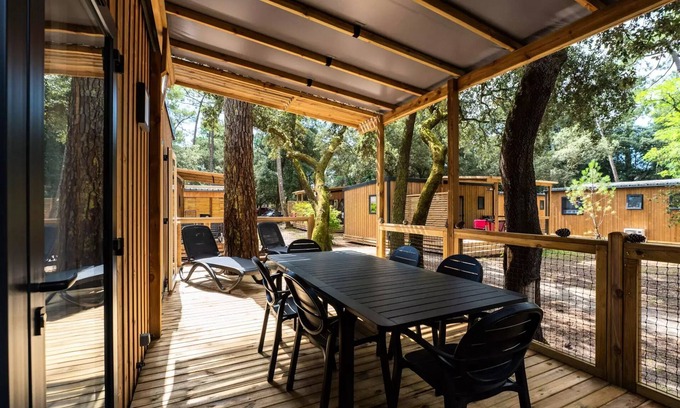 Saint-Trojan-les-Bains House | Flower Camping Monplaisir * - Mobil-Home Premium 34 m2 - 3 bedrooms - semi covered terrace - TV + CLIM + sheets + towels 6 people