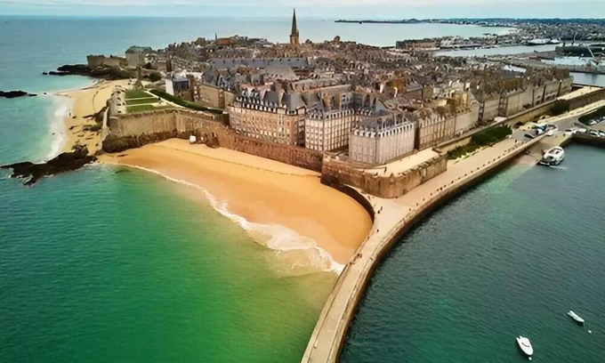 Taden House | Flower Camping International de la Hallerais * - Comfort mobile home 17.8m² - 1 bedroom + terrace for 2 people