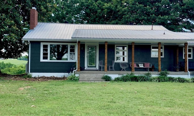 Scottsville Other | Flower Farm 3 BR/2 BA Mid Century Farmhouse near Mammoth Cave, Corvette Museum